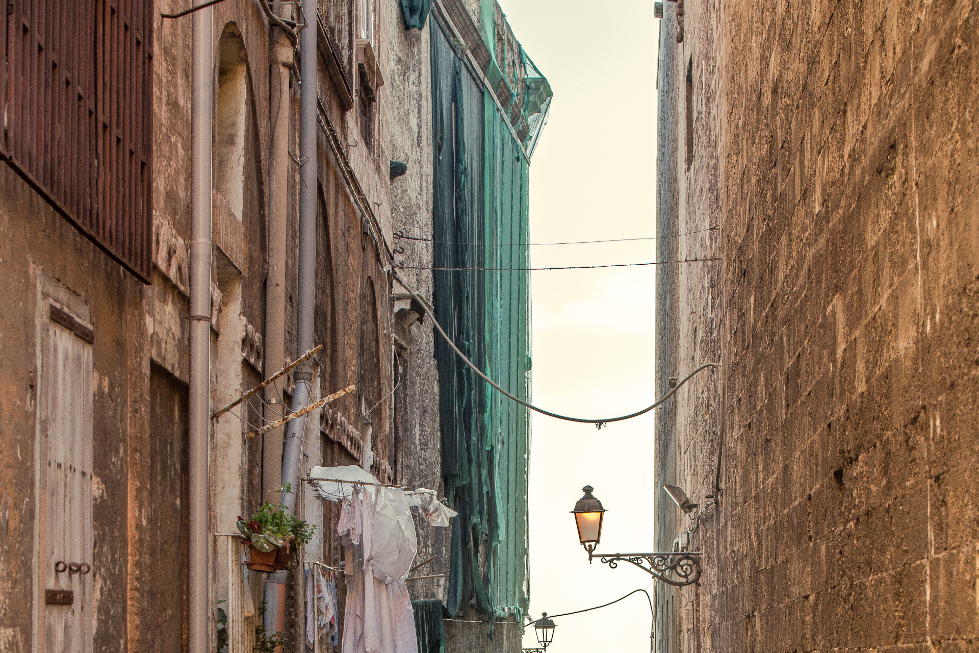 Through Old Taranto: An Immersive Itinerary